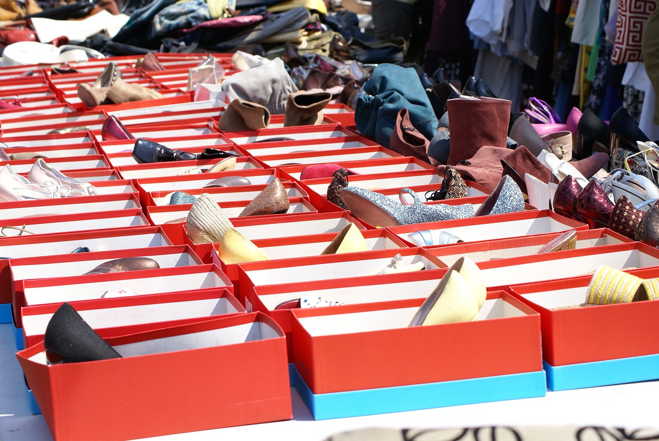 Memilih bentuk kemasan kardus sepatu