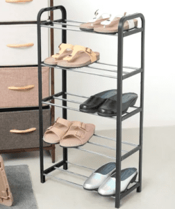 Menggunakan rak sepatu